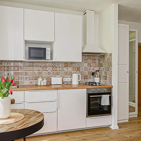 Cozy In The Heart Of Old Town Апартаменты