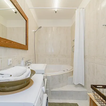 Cozy In The Heart Of Old Town