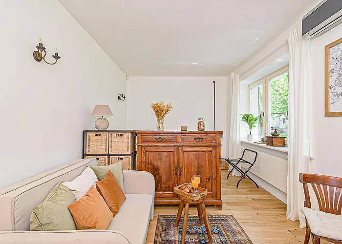 Cozy In The Heart Of Old Town