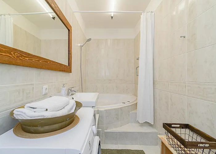 Cozy In The Heart Of Old Town